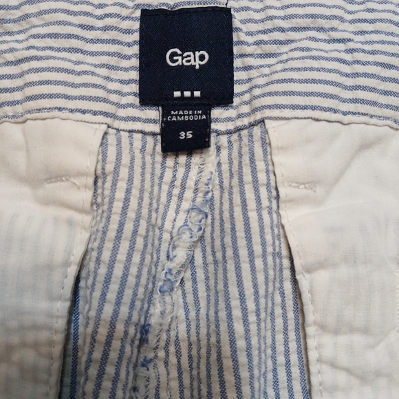 GAP Striped Flat Front Shorts - Picture 2 of 7